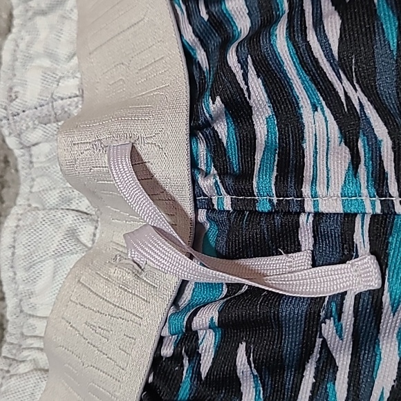 UNDER ARMOUR LOOSE HEATGEAR LOGO ATHLETIC SHORTS - Picture 6 of 10